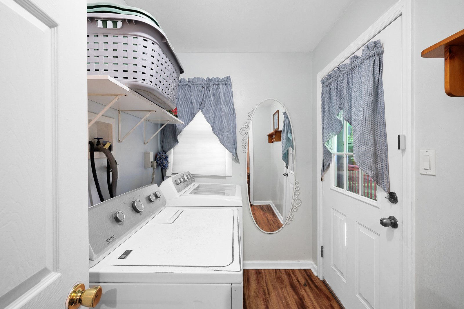R6_01976